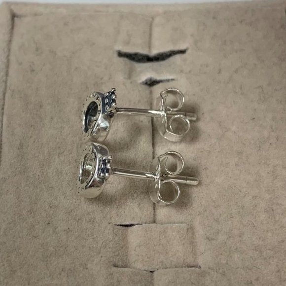 Pandora Polished Crown O Stud Earrings - Picture 4 of 5